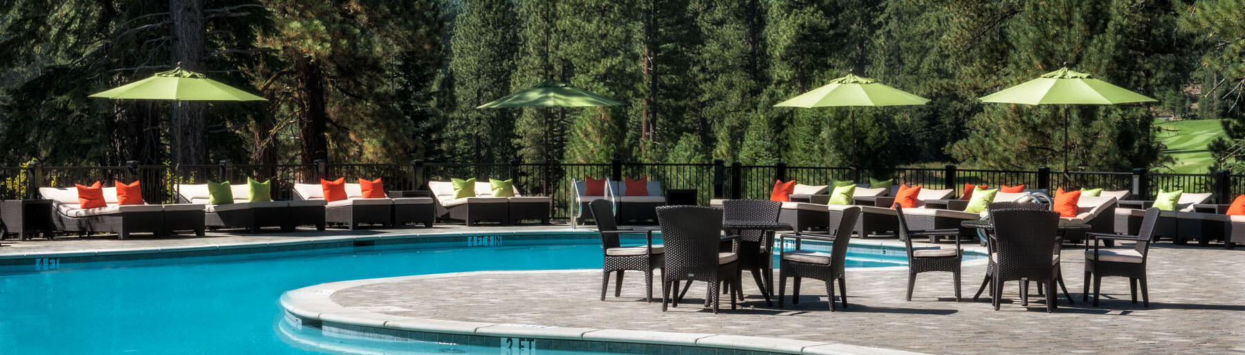 pool and outdoor dining